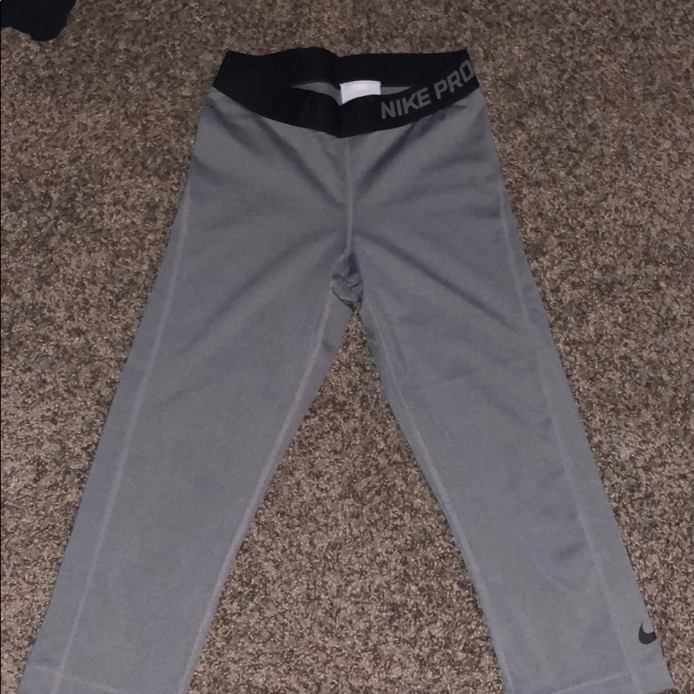 Grey Nike Pro capris